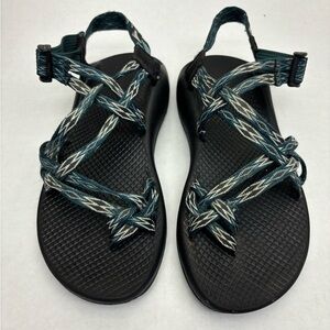 Chaco sandals women’s SZ 8, box 13
